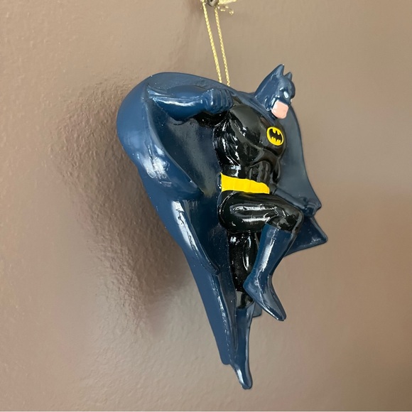Batman Tree Ornament DC Comics. - Picture 2 of 9
